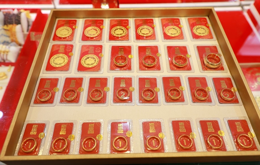 Giá vàng hôm nay 27/2: Đồng loạt giảm, người mua vàng ngày hôm qua lỗ 1,3 triệu đồng/lượng