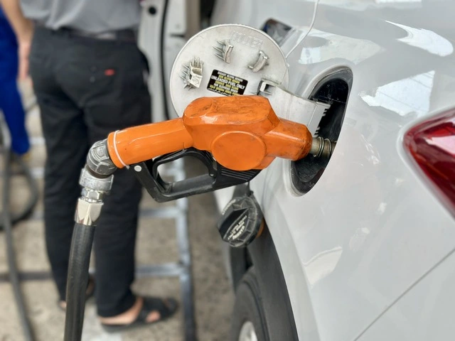 Giá xăng dầu hôm nay 23.3.2026: Thế giới giảm nhiệt, trong nước giảm áp lực tăng?