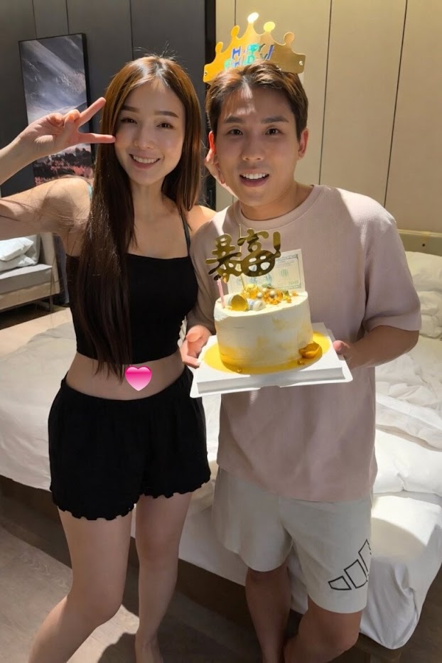 Người mẹ nổi tiếng cả nước sau khi đăng bứcảnh đến trường đón con